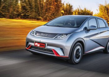 Longa Duração: BYD Dolphin passa por atualização e tem novo jeito de ser ligado