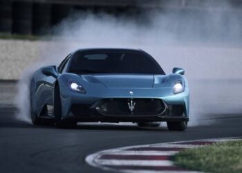 Stellantis recua nos elétricos e dará nova chance a Chrysler, Maserati e Alfa Romeo