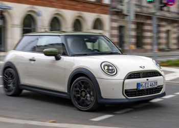Mini One retorna como carro de entrada com motor 1.6 e menos ousado