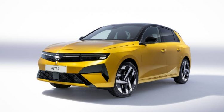 Astra pode virar SUV elétrico na Europa, mas perua será mantida